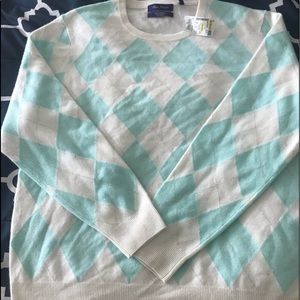 Super-soft, lightweight, 100% Cashmere sweater.